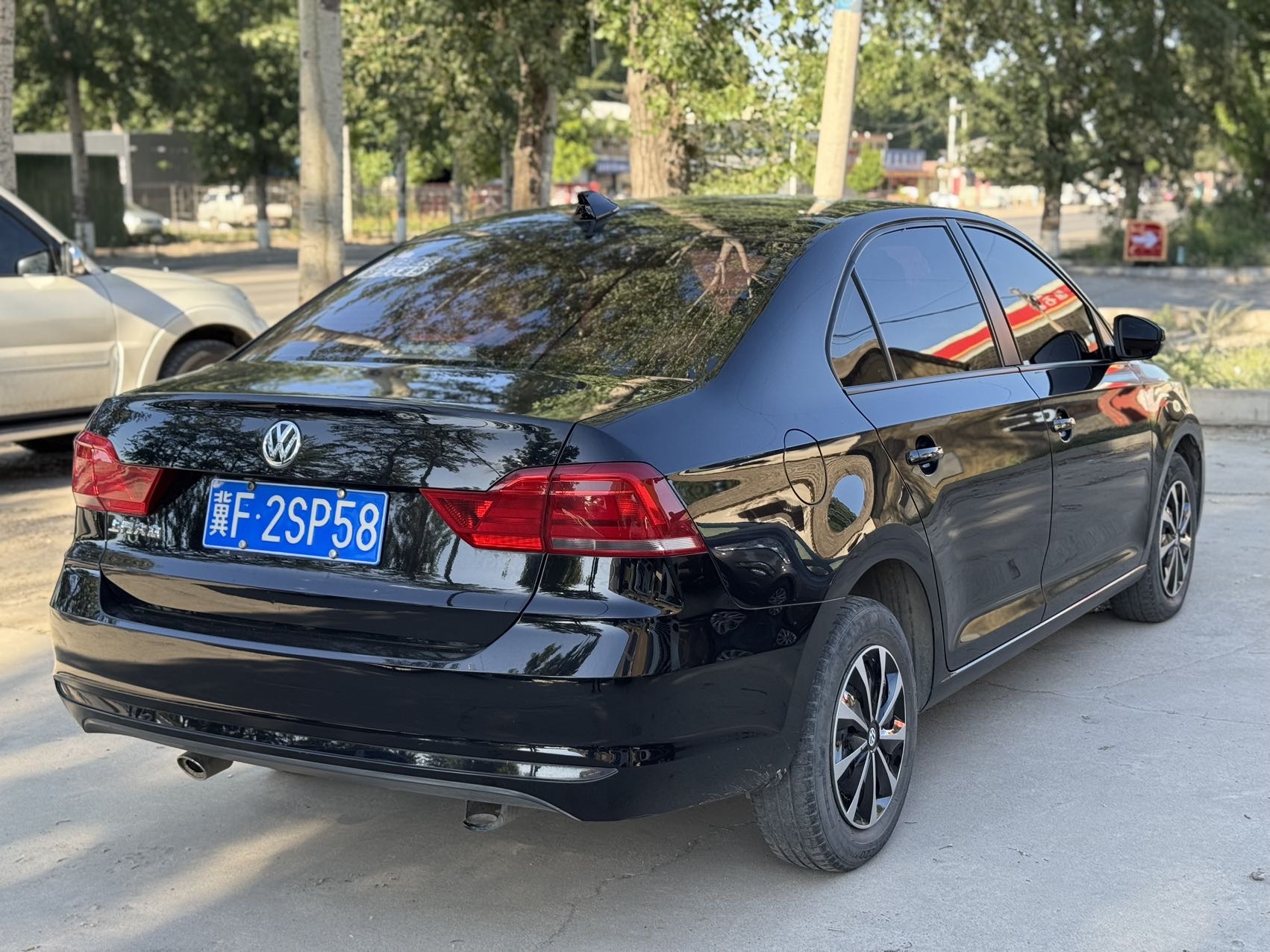 Volkswagen Santana 2018 car image #4