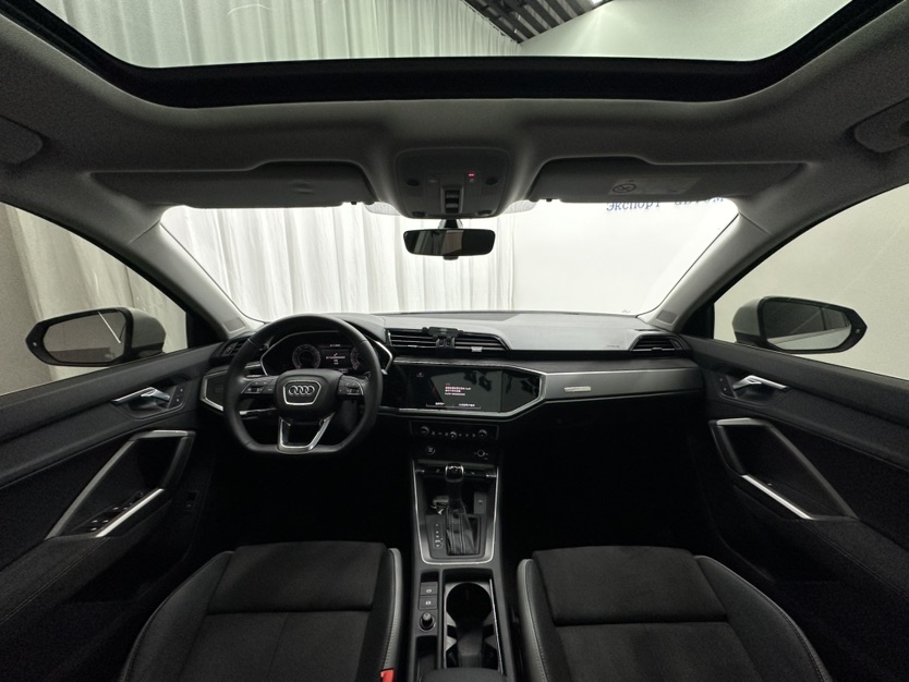 Audi Q3 2023 immagine di auto #9
