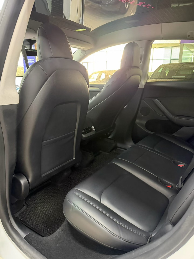 Tesla Model Y 2021 car image #5