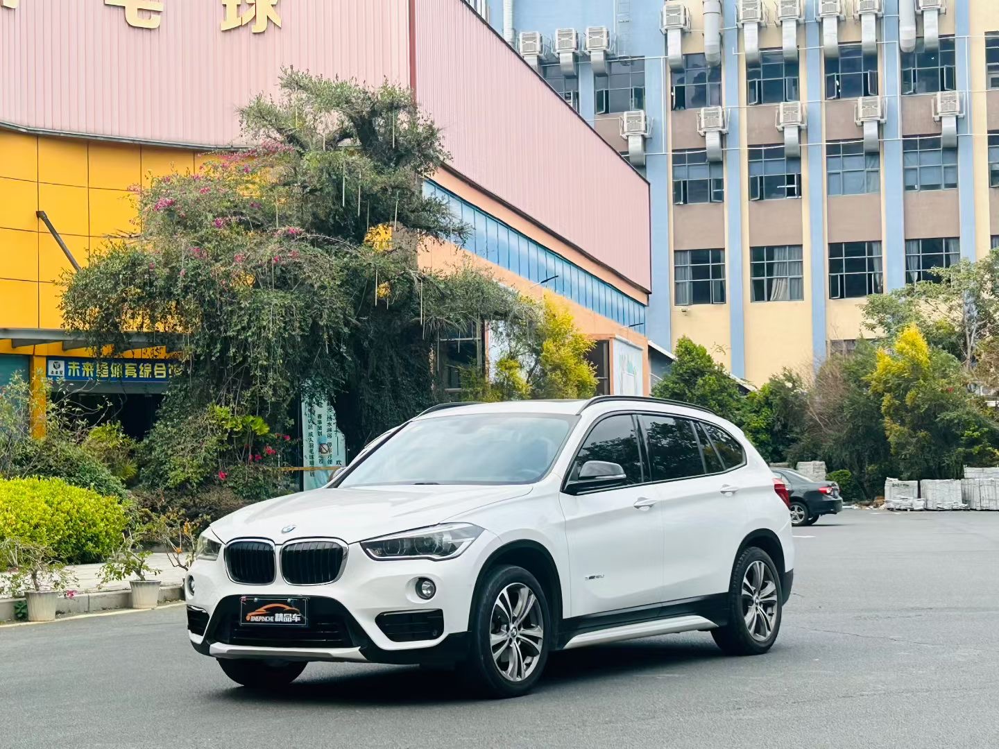 BMW X1 2017 BMW X1 2017 car image
