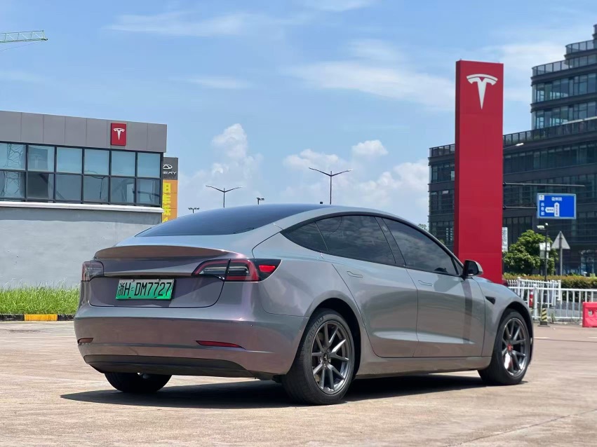 Tesla Model 3 2022 car image #9
