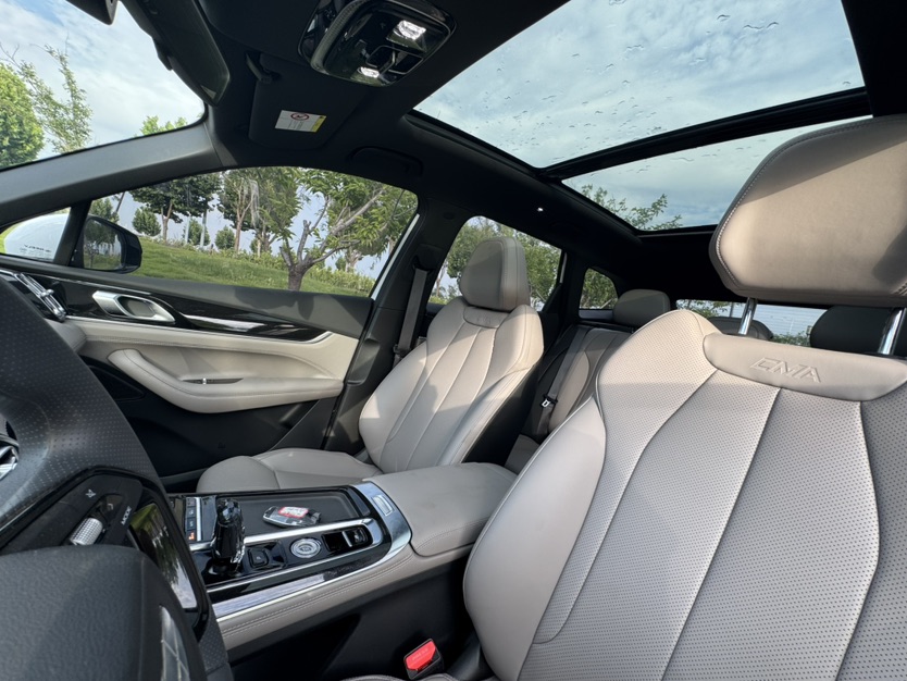 GEELY Boyue L 2025 car image #9