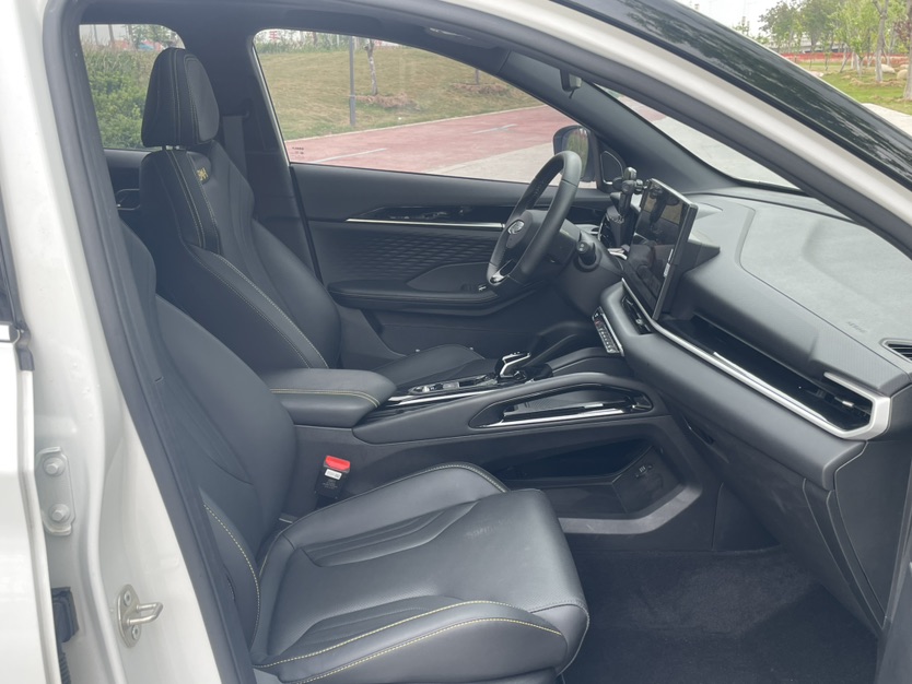 GEELY Coolray 2025 car image #11
