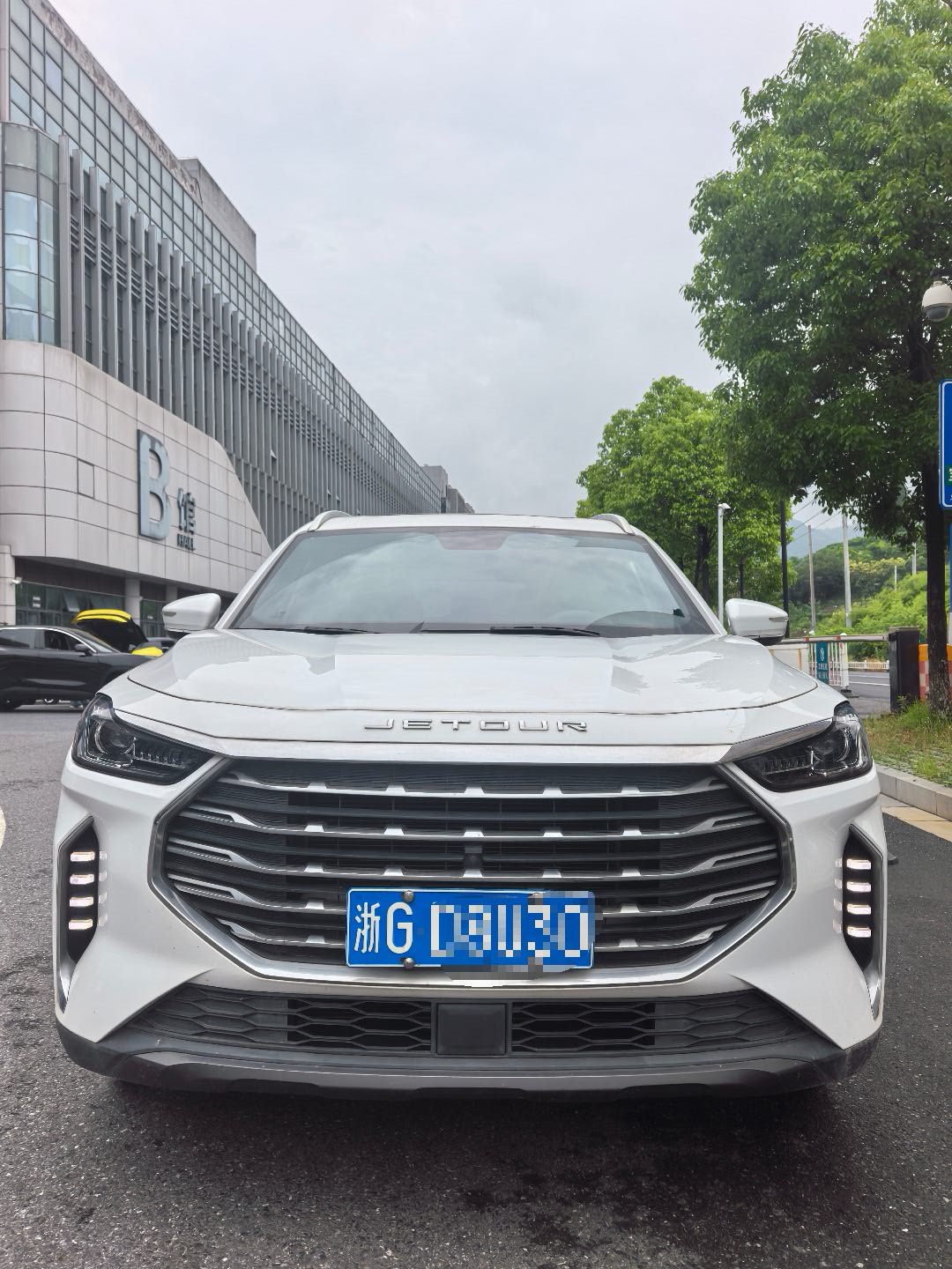 Jetour X70 PLUS 2022 car image #2