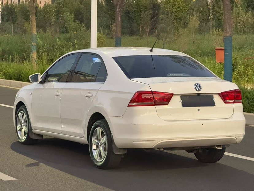 Volkswagen Santana 2014 car image #7