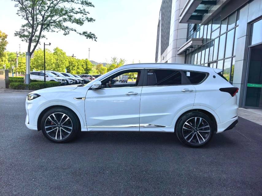 Jetour X70 PLUS 2023 car image #2