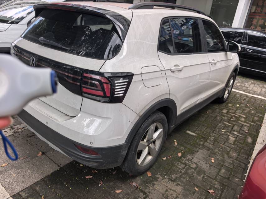 Volkswagen T-Cross 2021 car image #3