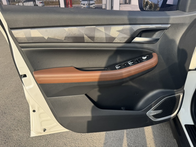 GEELY Vision X6 2023 car image #13