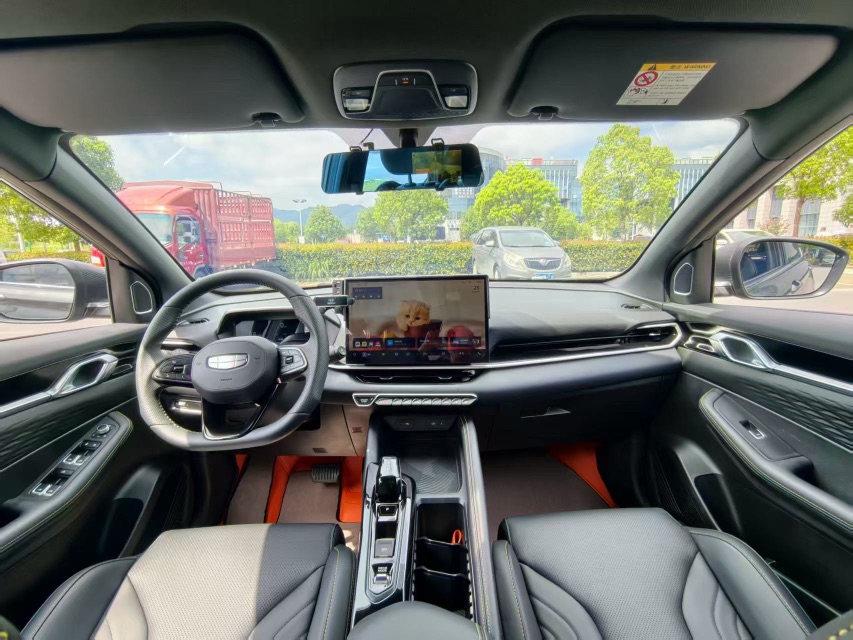 GEELY Coolray 2025 car image #8