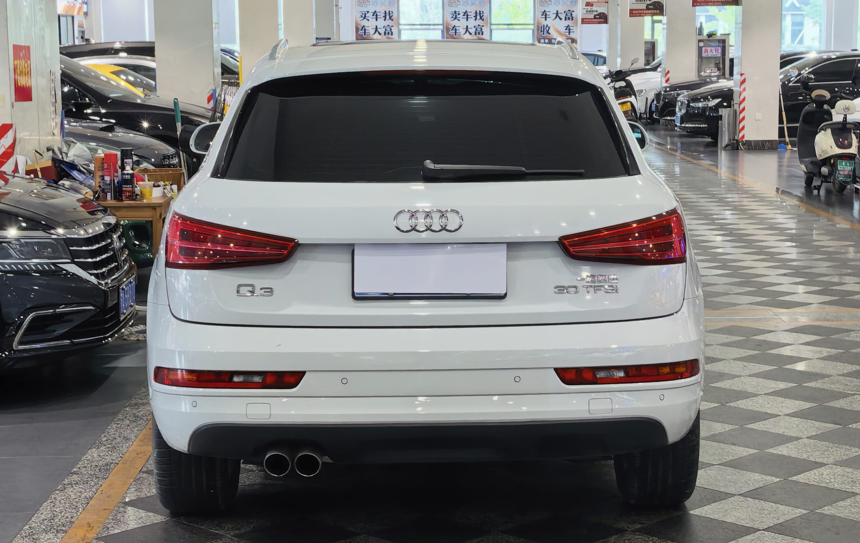 Audi Q3 2018 #4 Audi Q3 2018 car image #4