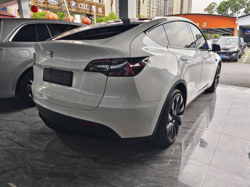 Tesla Model Y 2022 car image #5