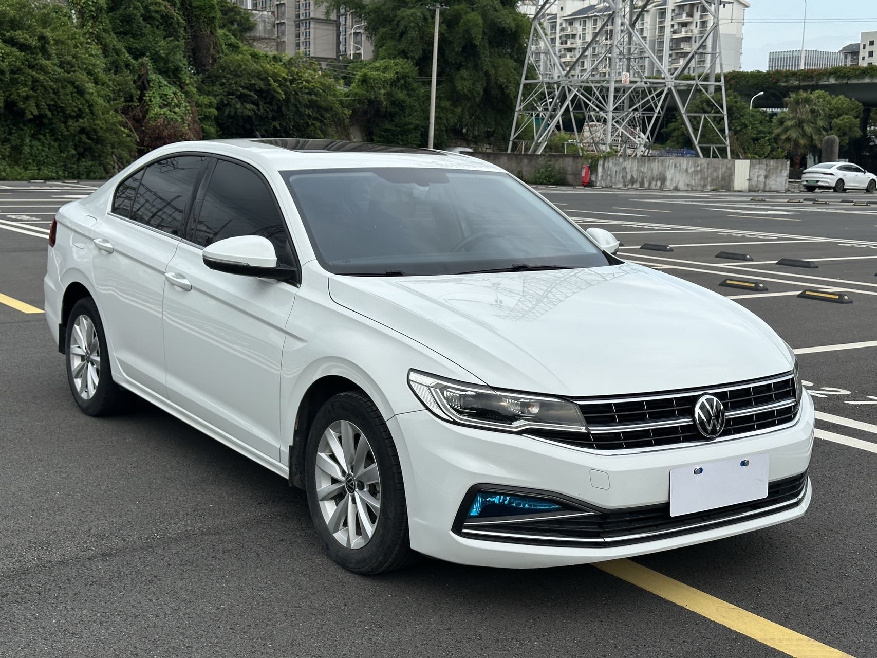 Volkswagen Bora 2022 car image #3