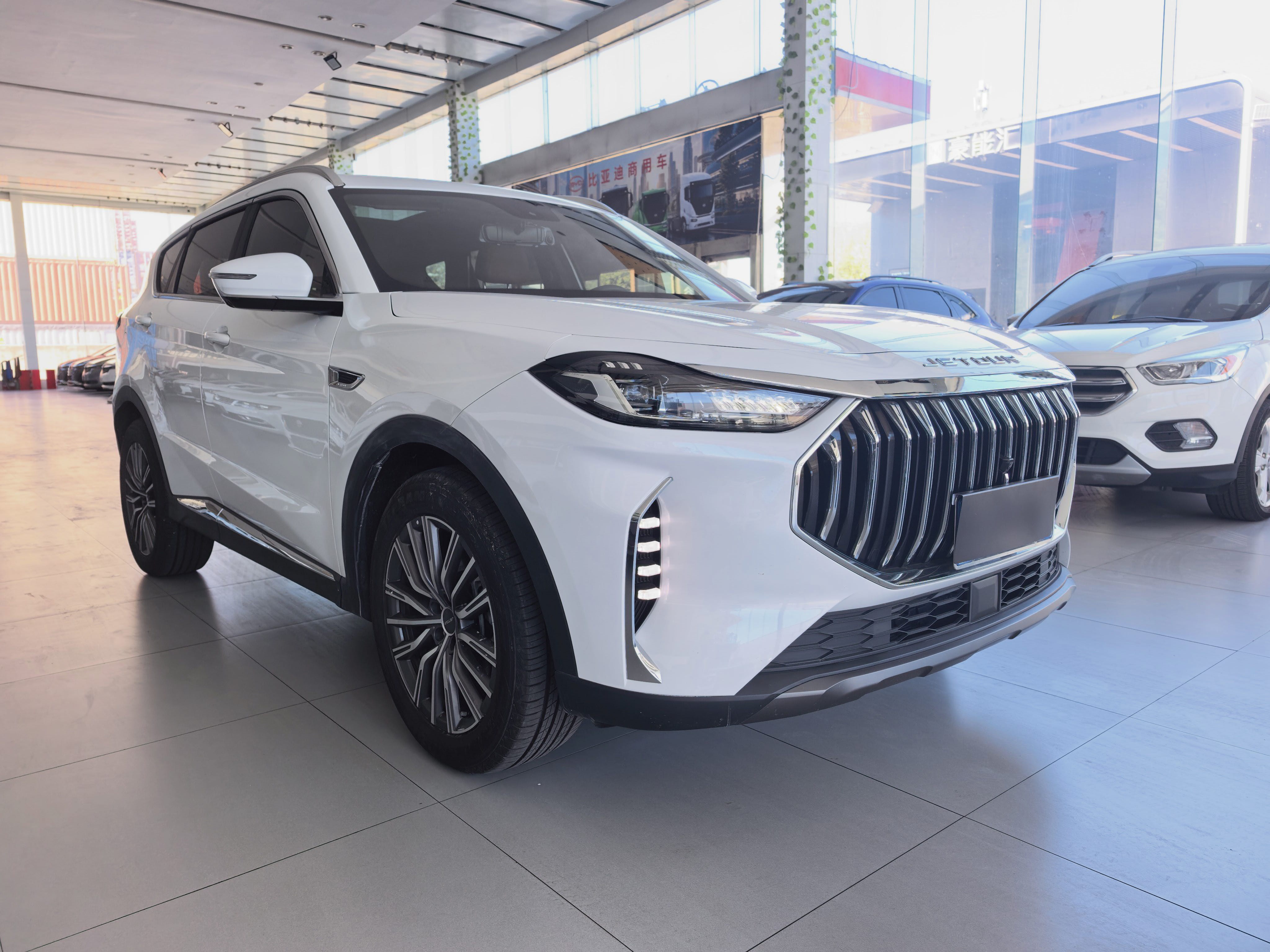 Jetour X70 PLUS 2025 car image #3