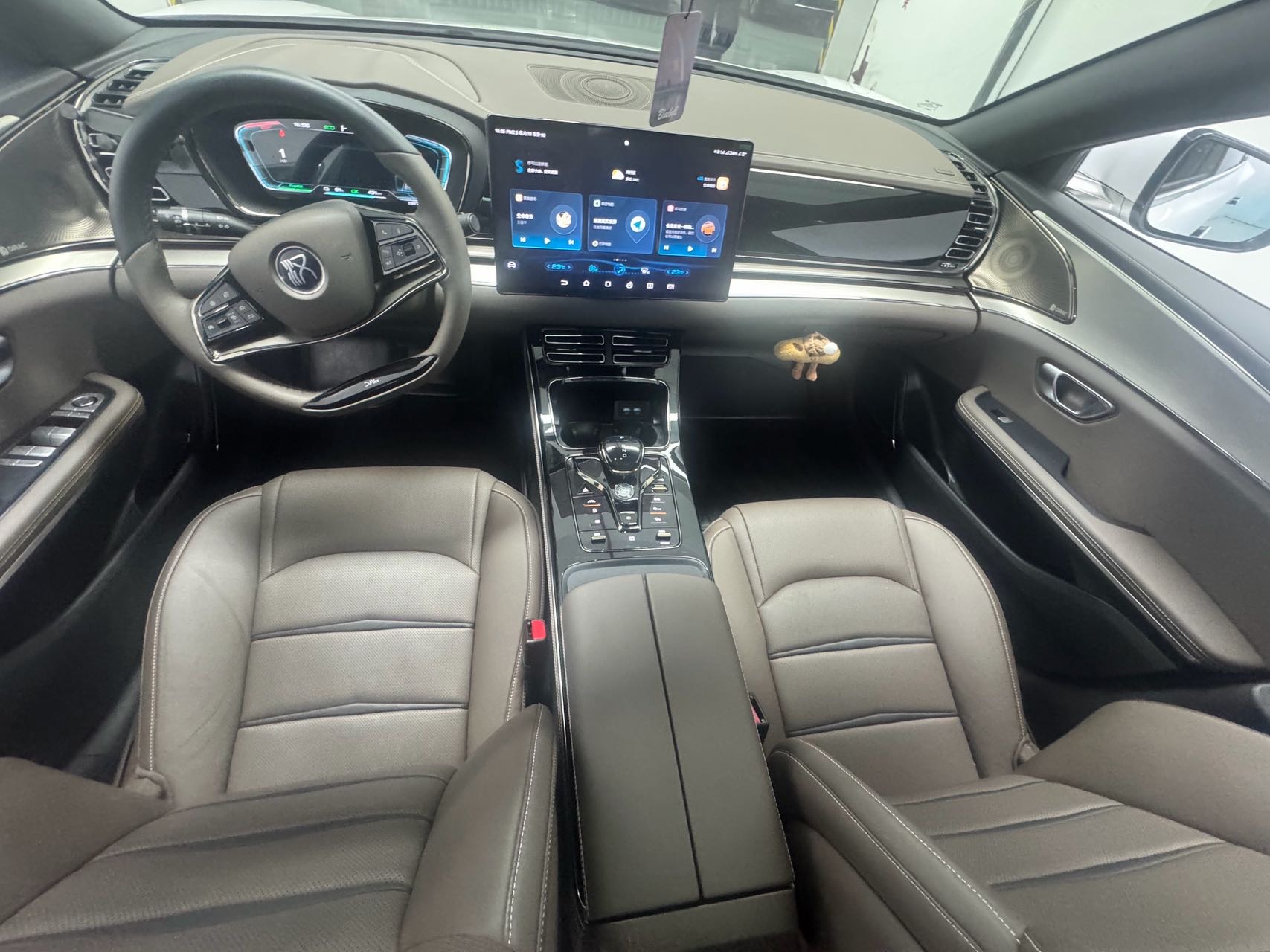 BYD Han 2021 #4 BYD Han 2021 car image #4