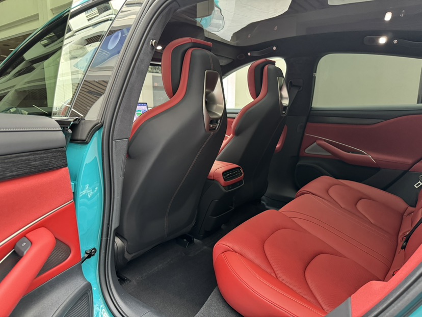 MI SU7 2025 car image #12