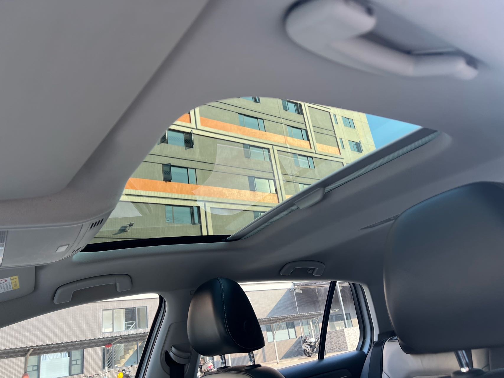 Volkswagen Golf 2017 car image #9