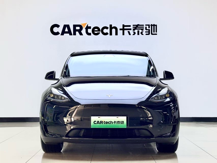 Tesla Model Y 2022 car image #2
