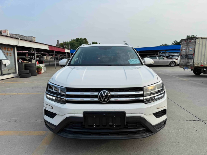 Volkswagen Tharu 2023 car image #2