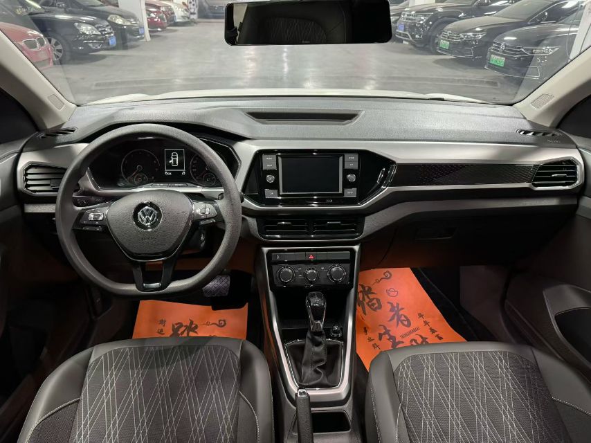 Volkswagen T-Cross 2020 #5 Volkswagen T-Cross 2020 car image #5
