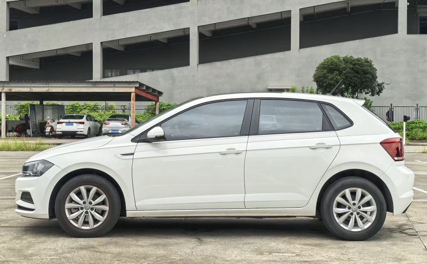 Volkswagen Polo 2020 car image #3