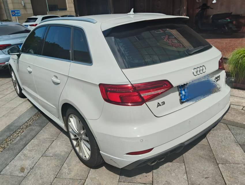 Audi A3 2018 car image #4