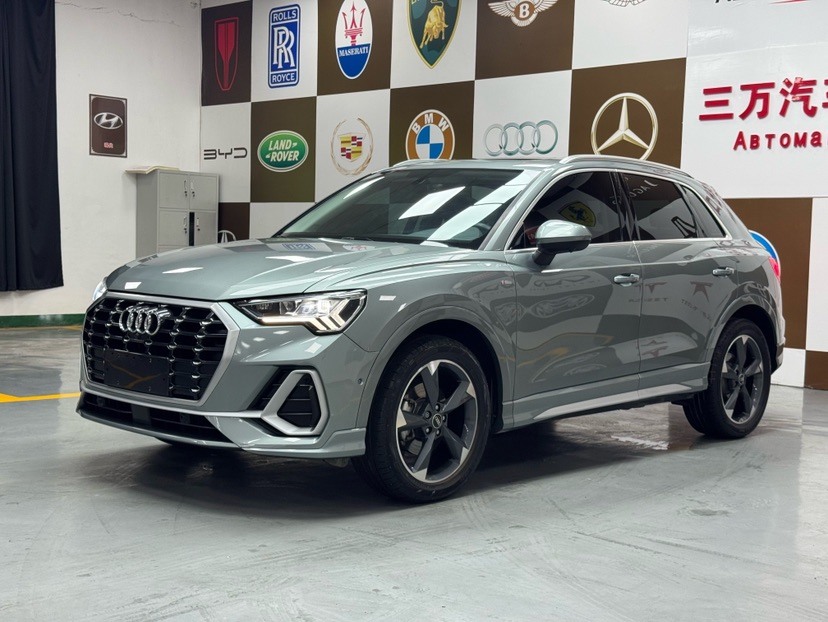 Audi Q3 2022 car image 