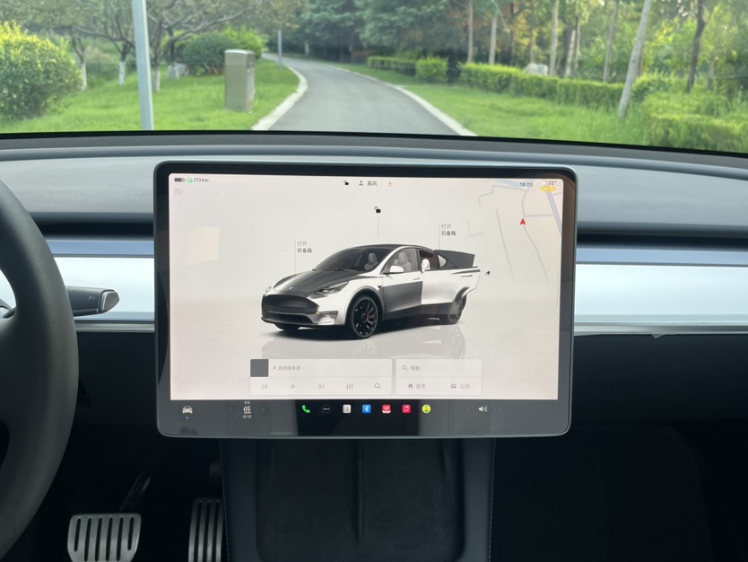 Tesla Model Y 2022 #12 Tesla Model Y 2022 car image #12