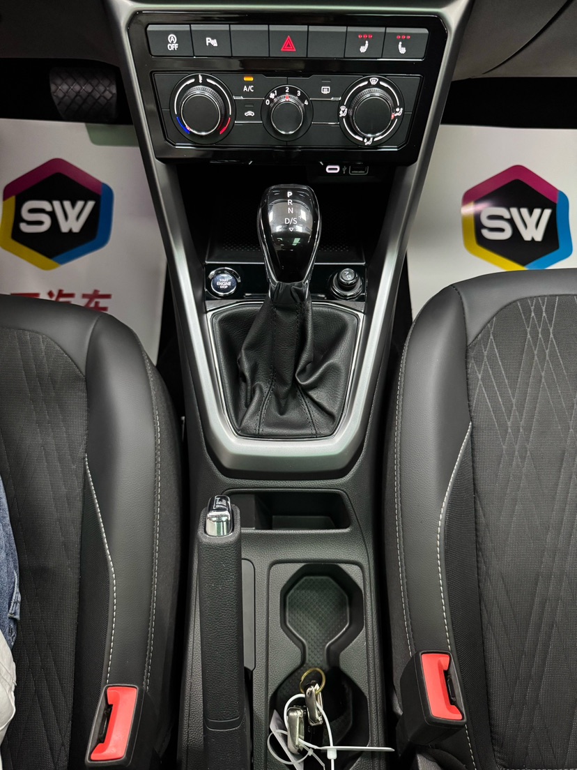 Volkswagen T-Cross 2022 #12 Volkswagen T-Cross 2022 car image #12