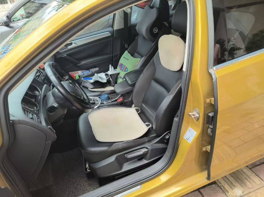 Volkswagen Golf 2018 car image #3