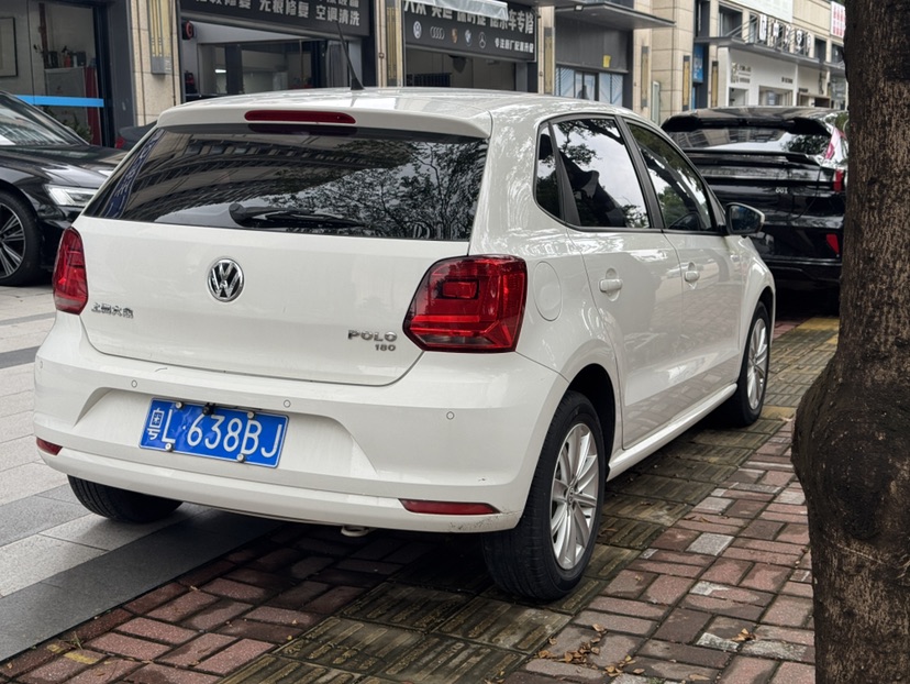 Volkswagen Polo 2016 car image #9