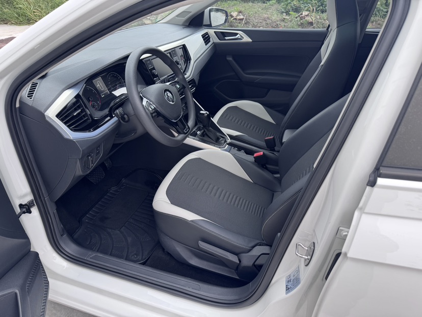 Volkswagen Polo 2020 car image #3