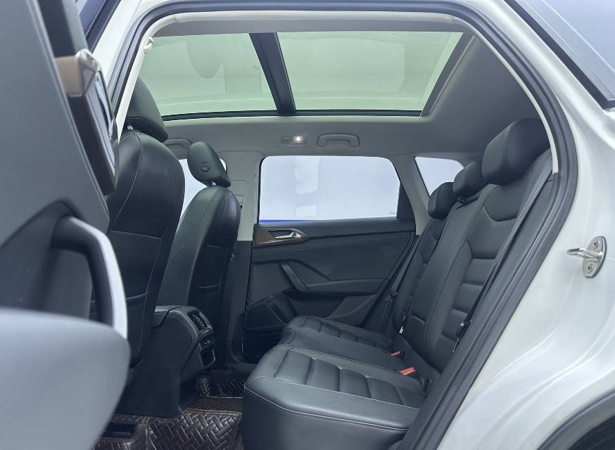 Volkswagen Tharu 2022 car image #8