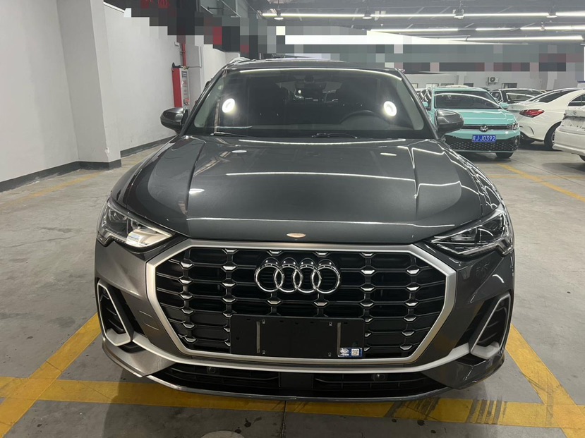 Audi Q3 2023 car image #2