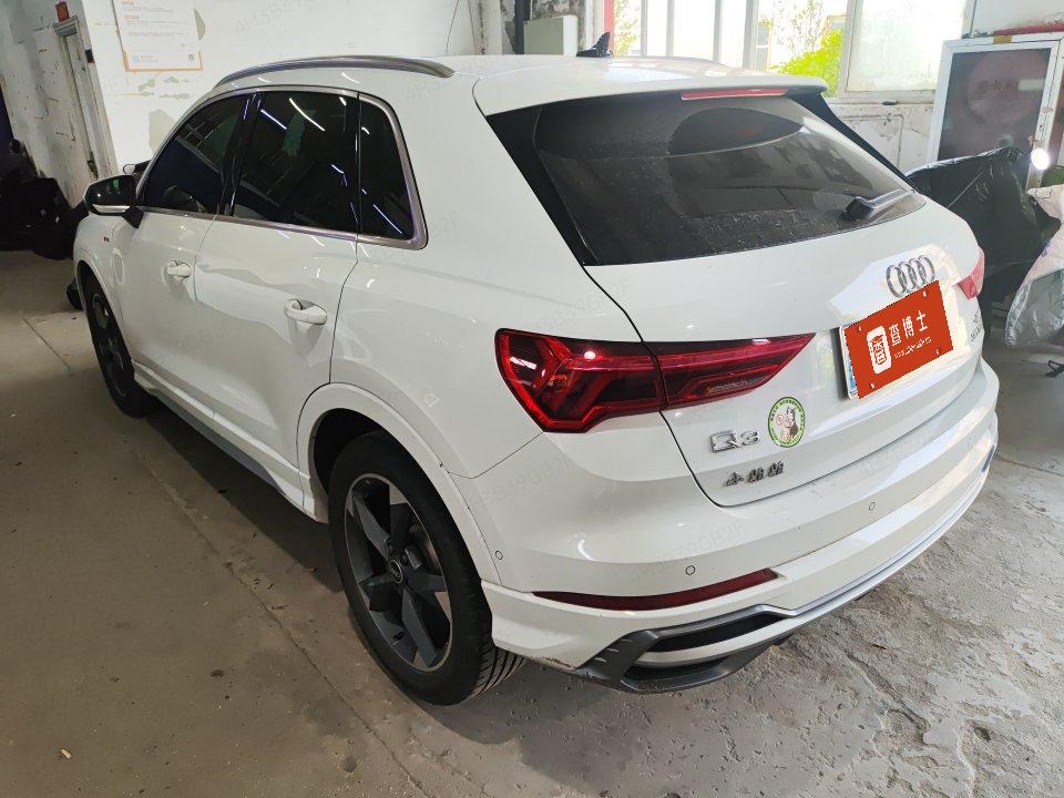 Audi Q3 2022 car image #7