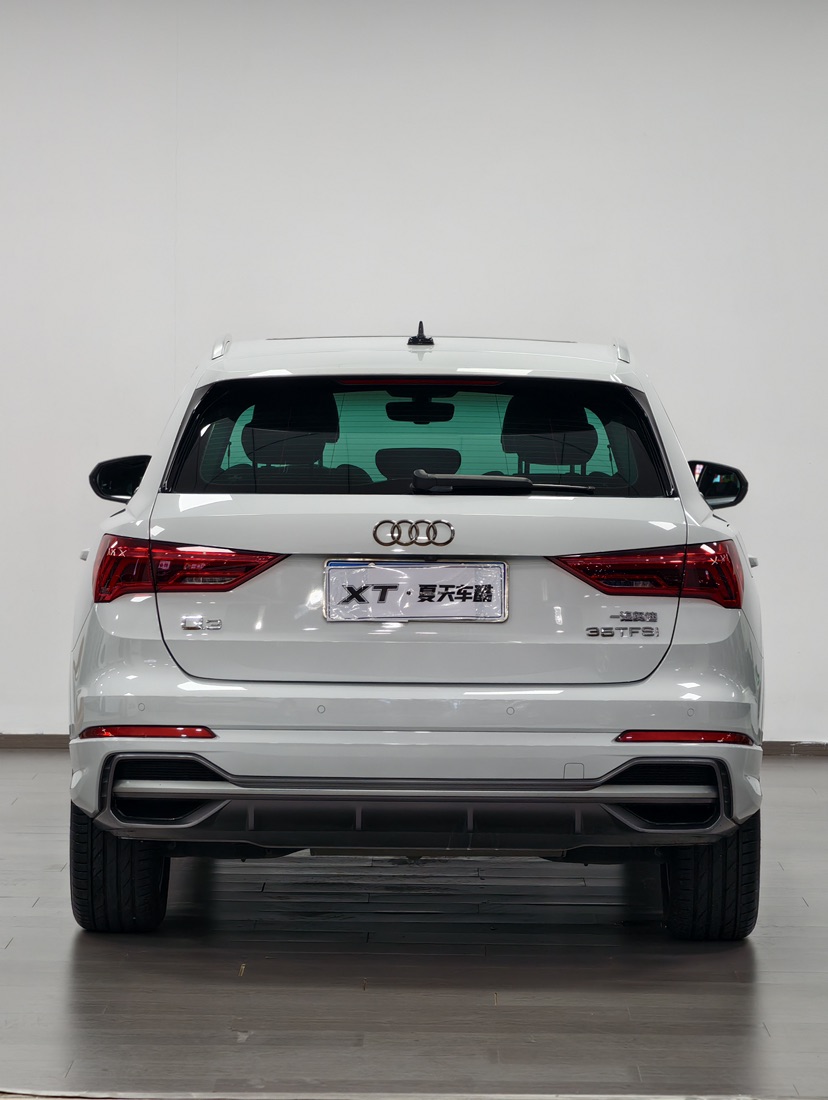 Audi Q3 2020 car image #5