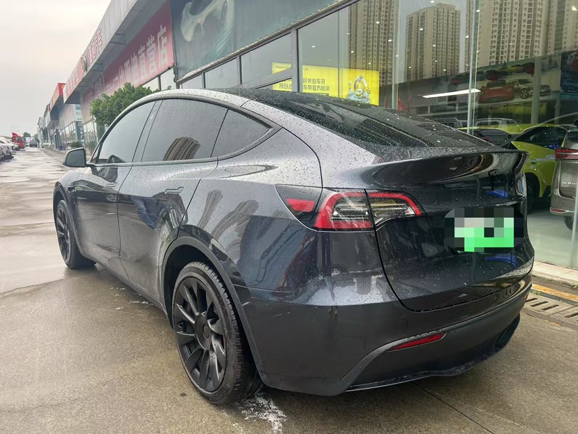 Tesla Model Y 2024 #7 Tesla Model Y 2024 car image #7