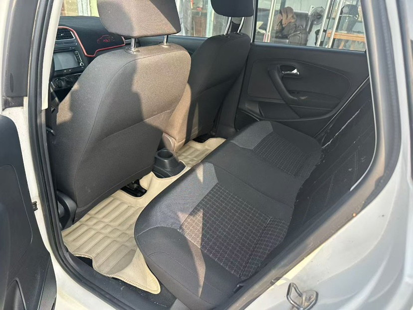 Volkswagen Polo 2017 car image #3