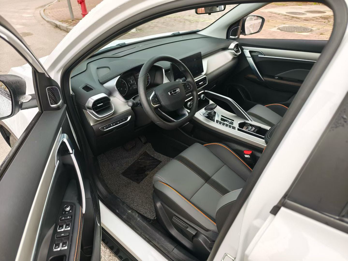 GEELY Coolray 2024 car image #6