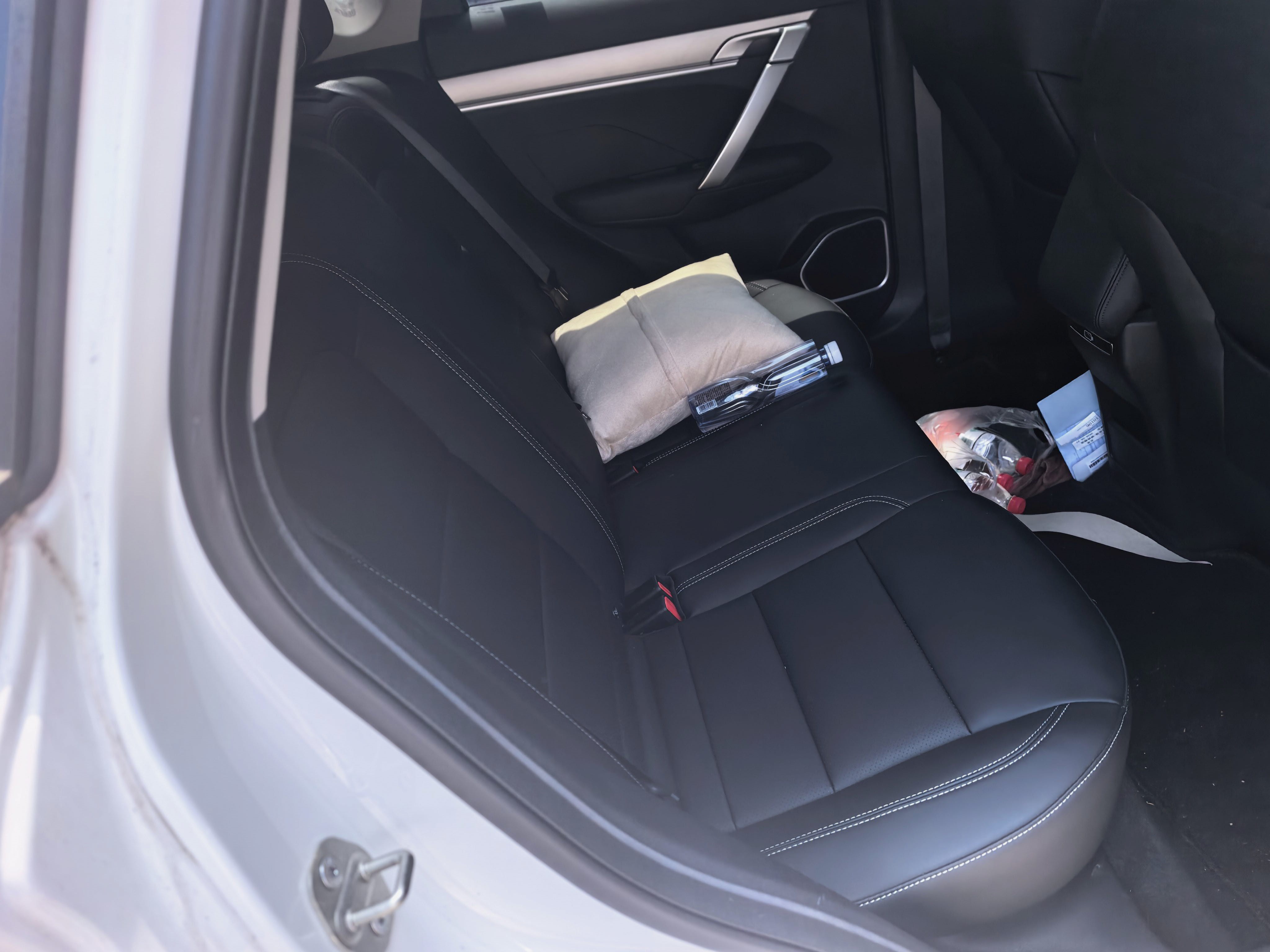 GEELY Coolray 2026 car image #5