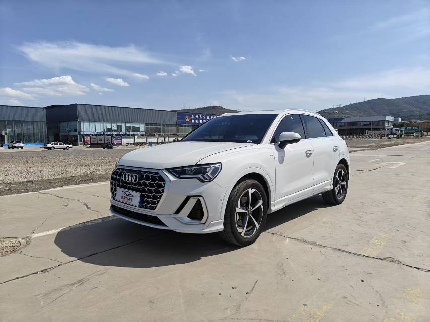 Audi Q3 2025 Audi Q3 2025 car image