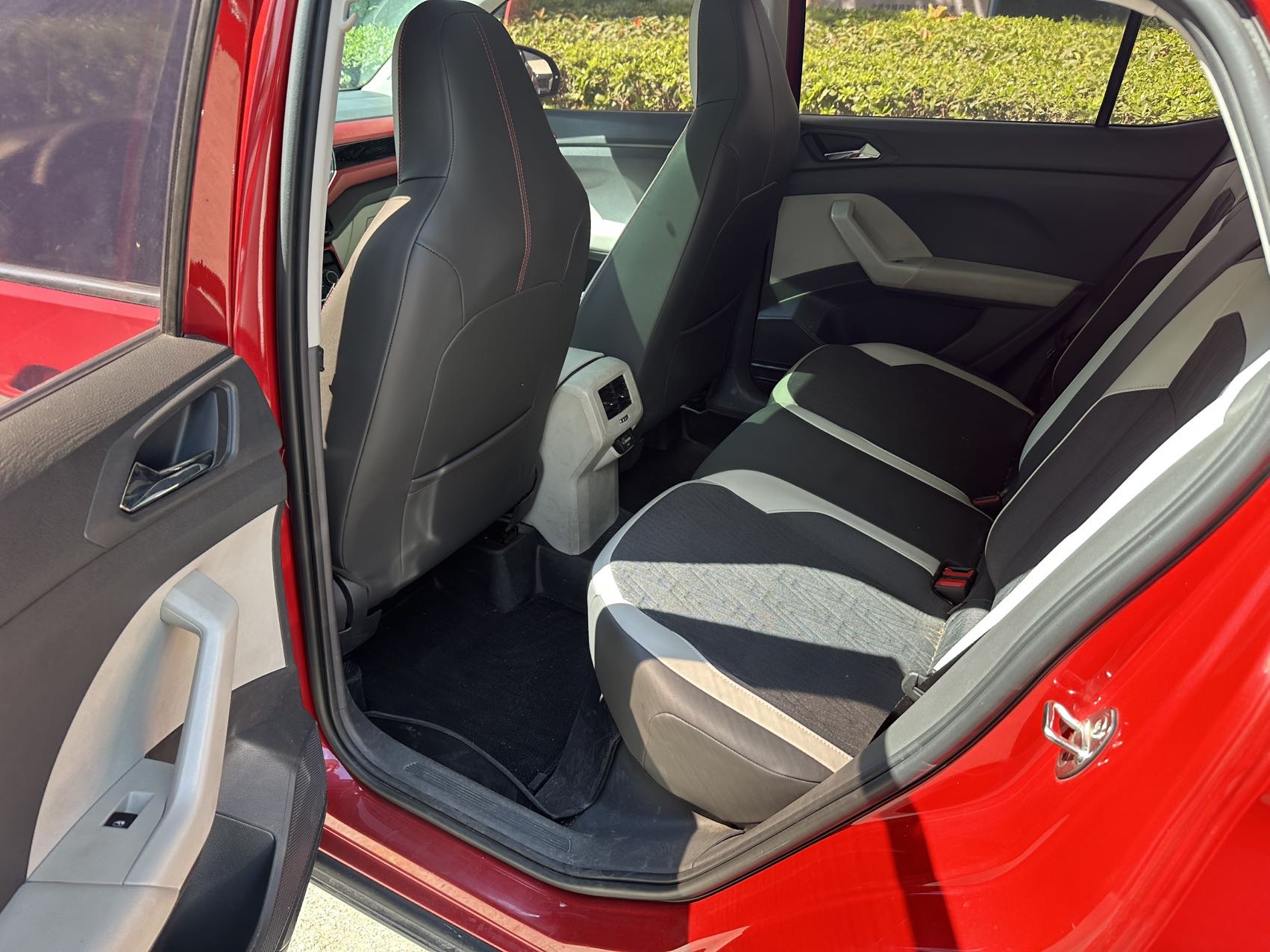 Volkswagen T-Cross 2020 #4 Volkswagen T-Cross 2020 car image #4
