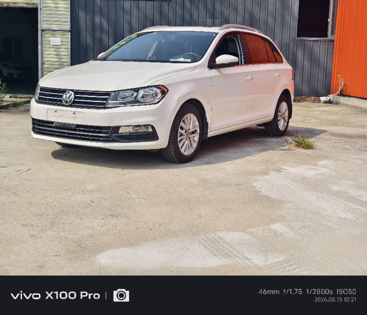 Volkswagen Santana 2017 car image 