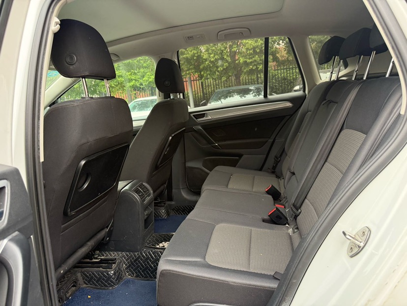 Volkswagen Golf Sportsvan 2016 car image #9