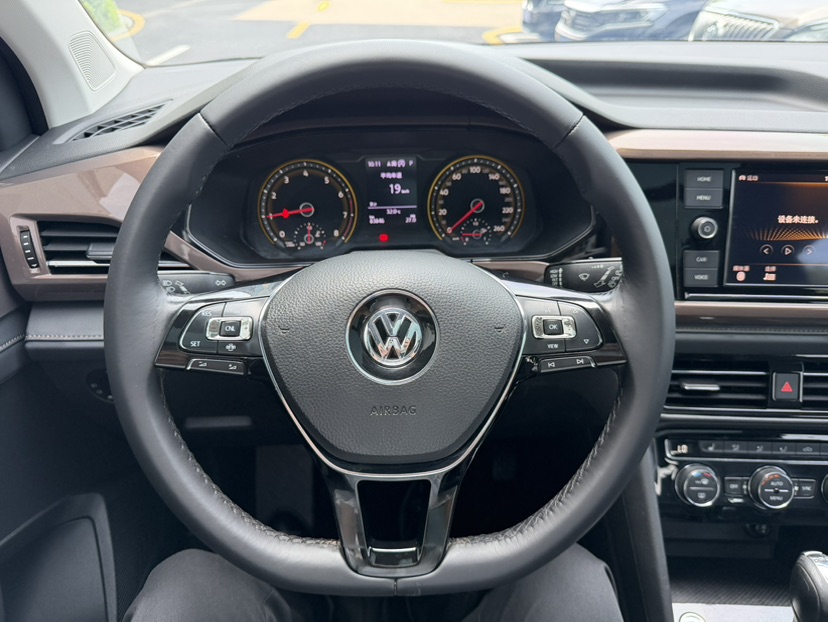 Volkswagen Tharu 2018 car image #18