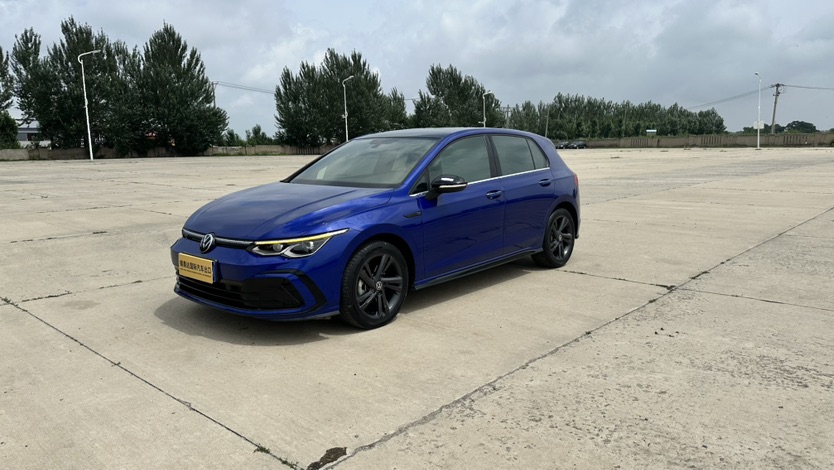 Volkswagen Golf 2022 car image #2