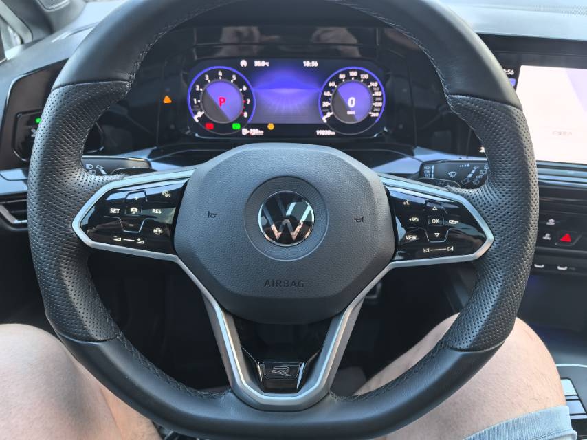 Volkswagen Golf 2022 car image #6