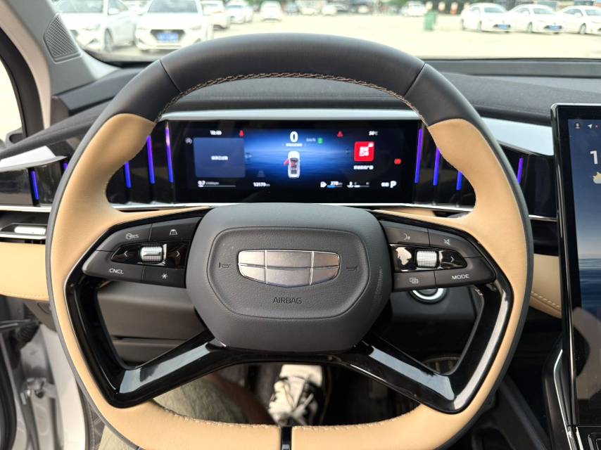GEELY Boyue L 2023 car image #8