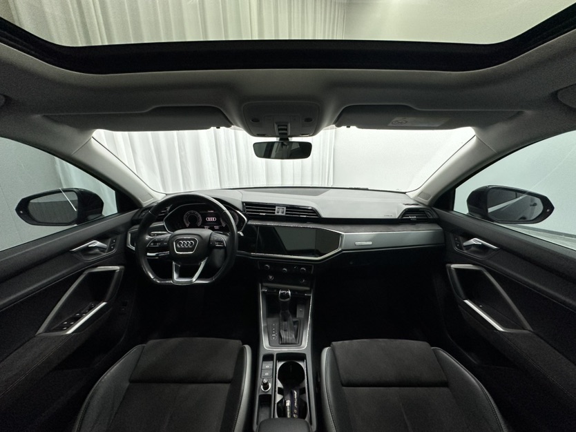 Audi Q3 2022 immagine di auto #9