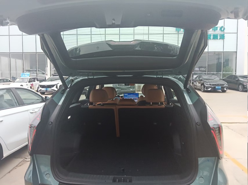 GEELY Boyue L 2025 car image #4