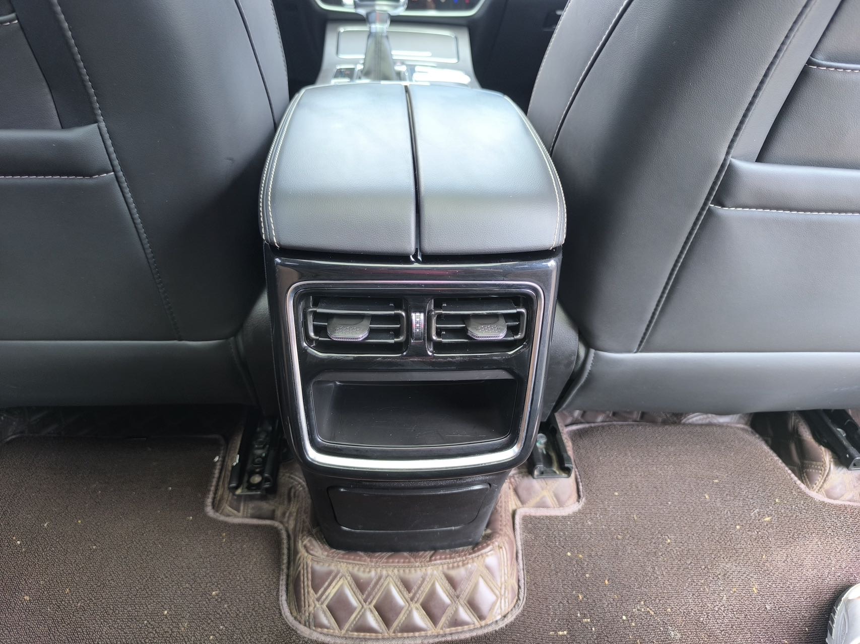 Jetour X70 PLUS 2021 car image #11